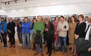 Foto: Općina Centar / U prisustvu brojnih posjetilaca, u prostorijama Centra kulture i mladih otvorena je Foto-galerija